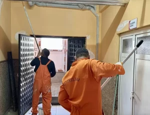 Hükümlülerden Okullara Bakım