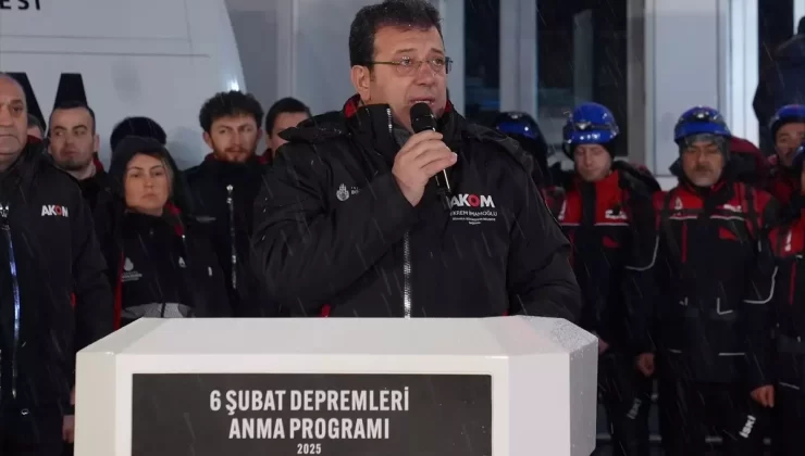 İBB Depremzedeler İçin Anma Töreni Düzenledi