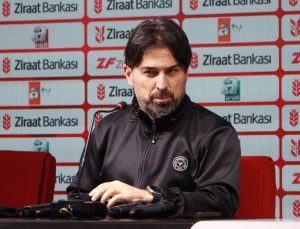 İlhan Palut: Son maçta 3 puan almaktan öteki bir dermanımız yok