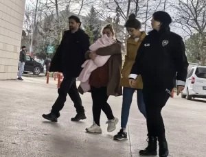 İnegöl’de Hırsızlık Şüphelileri Bebekle Yakalandı
