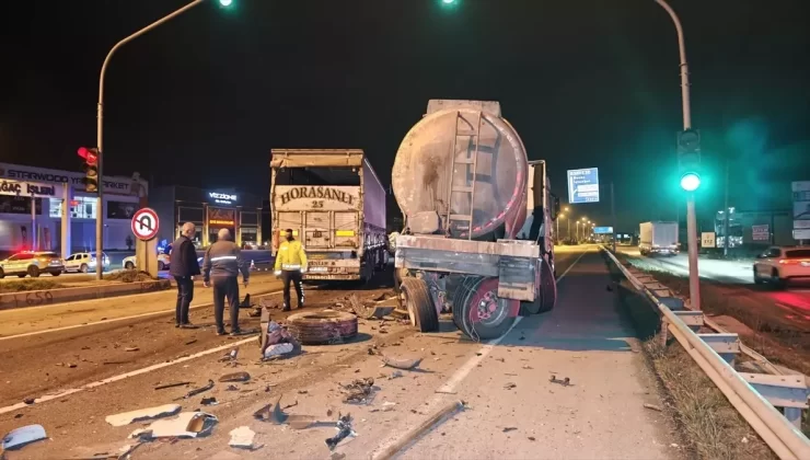 İnegöl’de Tır Kazası: 1 Yaralı