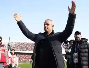 İran’da oynanan Persepolis-Traktör Sazi maçındaki olaylarla ilgili 2 kadın seyirci gözaltına alındı