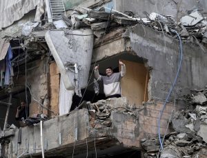 İsrail’den ateşkes ihlali: Lübnan’ın güneyinde konutları yakıyorlar!