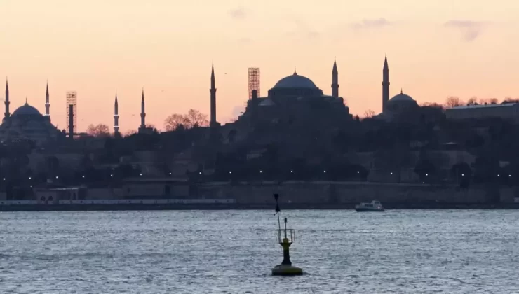 İstanbul’da Gün Batımında Kartpostallık Manzara