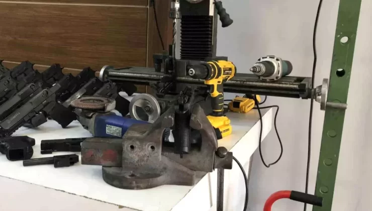 İstanbul’da Silah Operasyonu: 3 Şüpheli Yakalandı