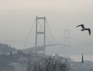 İstanbul’da sis tesirli oluyor: Boğaz’da gemi trafiği durduruldu