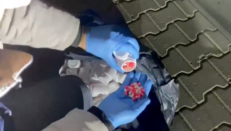 İzmir’de 11 bin adet uyuşturucu hap ele geçirildi