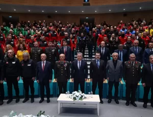 İzmir’de Deprem Şehitleri Anıldı