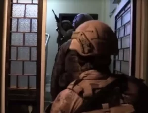 İzmir’de FETÖ/PDY Operasyonu: 7 Gözaltı, 3 Tutuklama