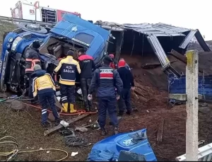 İznik’te TIR Devrildi: Şoför Ağır Yaralandı