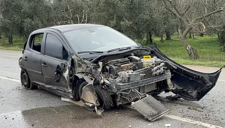 İznik’te Yağış Nedeniyle Kaza: Sürücü Yaralandı