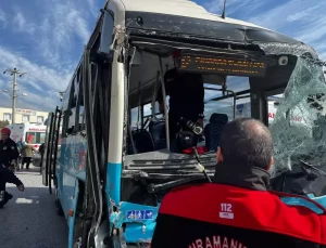 Kahramanmaraş’ta Kamyon, Otobüse Çarptı: 11 Yaralı