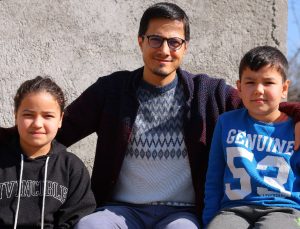 Kahramanmaraş’ta yavuz öğretmen enkazdan çıkardığı aileyle buluştu