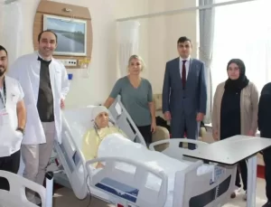 Karasu’da 81 yaşındaki meme kanseri kadın, cerrahi operasyonla sağlığına kavuştu