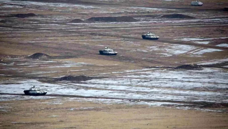 Kars’ta nefes kesen tatbikat: TSK zorlu kış şartlarında gücünü gösterdi