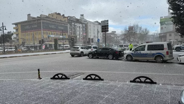 Kastamonu’da Kar Yağışı Ulaşımı Olumsuz Etkiliyor