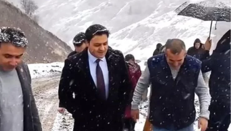 Kaymakamın Yürek Isıtan Kar Duaları