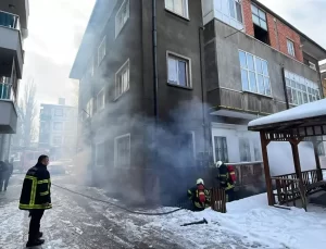 Kayseri’de 3 Katlı Binada Yangın Çıktı