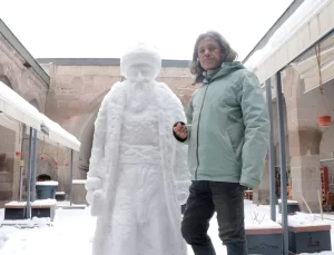 Kayseri’de Mimar Sinan’ın Kardan Heykeli Yapıldı