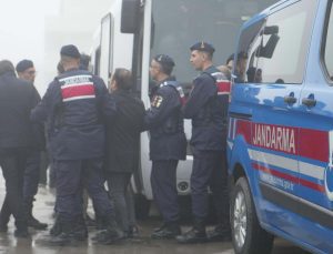 Kendilerini askeri personel olarak tanıtan suç örgütüne operasyon: 11 tutuklanma