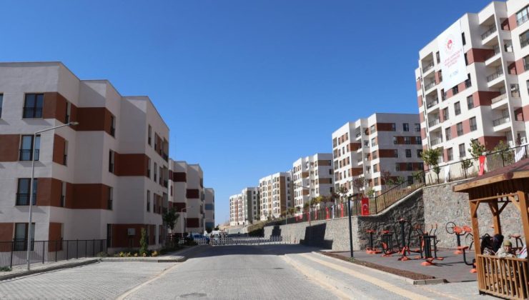 Kilis’te konutlarına kavuşan afetzedeler devlete minnettar