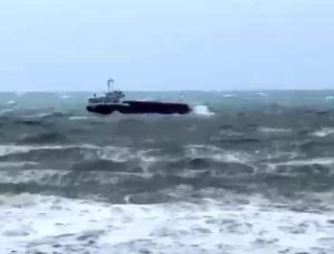 Kilyos’ta Kuru Yük Gemisi Fırtınaya Yakalandı