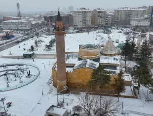 Kırşehir’de Kar Yağışı Kenti Beyaza Bürüdü