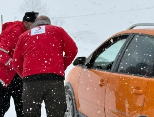 Kızılay, Muş’ta Mahsur Kalanlara Yardım Etti