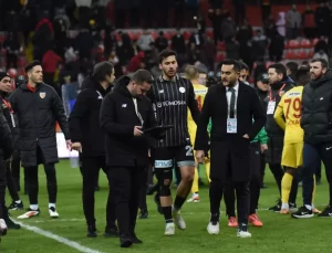 Konyasporlu Yöneticiler, Hakeme Tabletle Gol Gösterdi