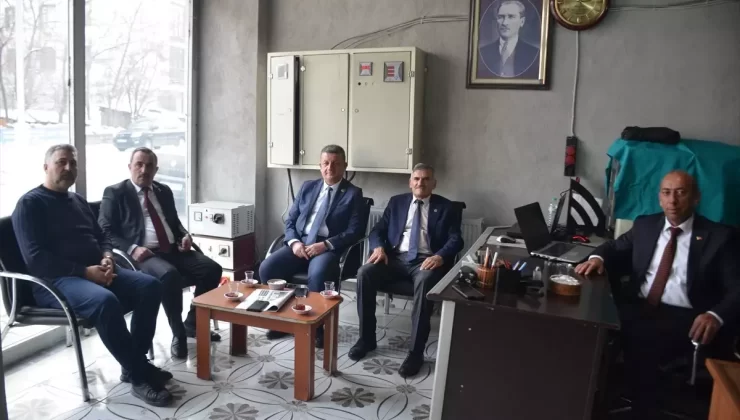 Korkmaz, Bulanık’ta Ziyaretlerini Sürdürüyor