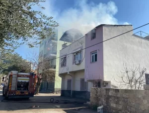 Kozan’da Yangın: İki Katlı Ev Hasar Gördü