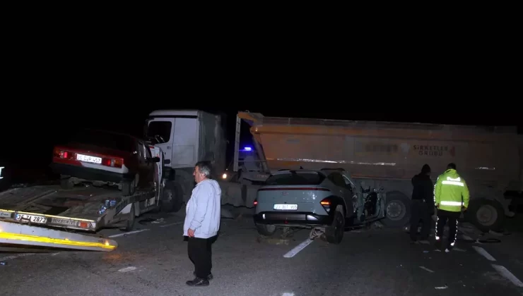 Kula’da Trafik Kazası: Bir Meyyit, Dört Yaralı