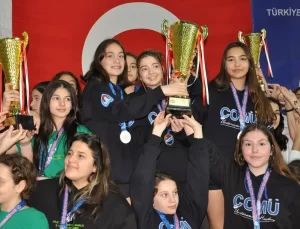 Kütahya’da Sualtı Hokeyi Şampiyonları Belirlendi