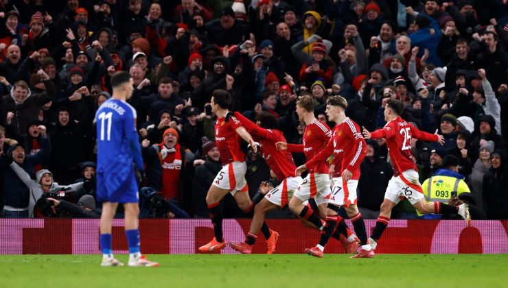 Manchester United, Leicester City’yi son anlarda eledi