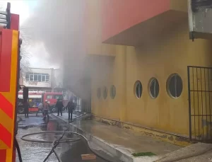 Manisa’da Ayakkabıcılar Sitesi’nde Yangın