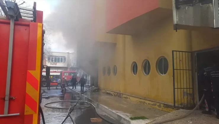 Manisa’da Ayakkabıcılar Sitesi’nde Yangın