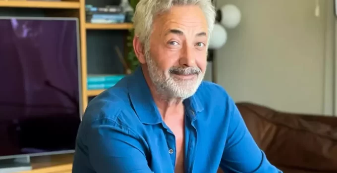 Mehmet Aslantuğ yeni aşkını yazdığı şiirle ilan etti