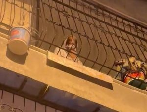 Mersin’de 3 katlı binada yangın: Mahsur kalan 5 kişi kurtarıldı