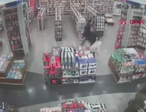 Mersin’de AVM’den Hırsızlık Yapan Şüpheli Yakalandı