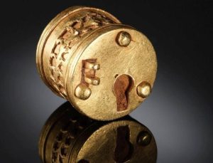 Metal dedektörüyle bin 600 yıllık Roma kilidi buldu!