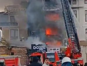 Mısır Çarşısı’nın yanındaki restoranda yangın