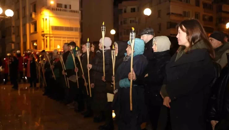 Mudanya’da Kahramanmaraş Depremleri İçin Anma Töreni Düzenlendi