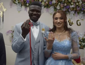 Muğla’da Tanışan Çift, Batman’da Nişanlandı