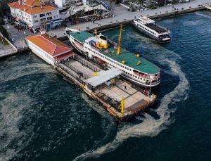 Müsilaj kabusu sürüyor: Adalar etrafında ağır olarak görüldü