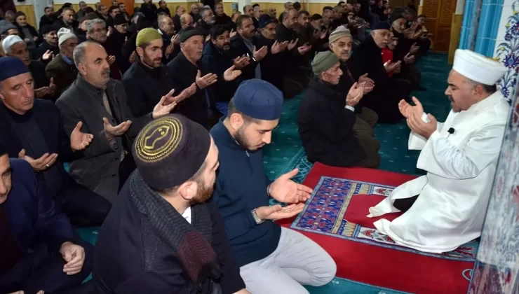 Muş’ta Deprem Şehitleri İçin Mevlit