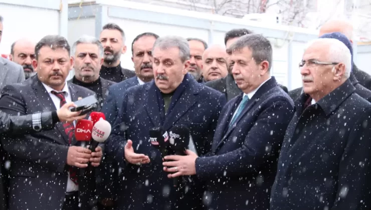 Mustafa Destici: Yapılanı takdir etmemek asla ahlaklı siyaset değildir