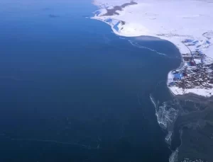 Nazik Gölü Buzla Kaplandı