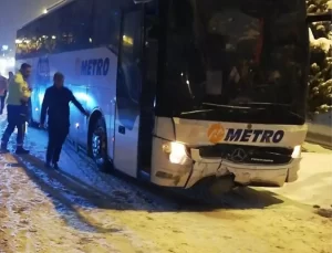 Nevşehir’de Otobüs ile Otomobil Çarpıştı