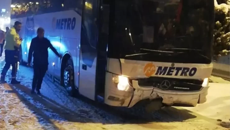 Nevşehir’de Otobüs ile Otomobil Çarpıştı