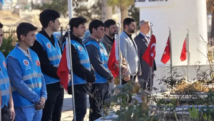 Niğde’de öğrenciler şehitlik ziyareti yaptı